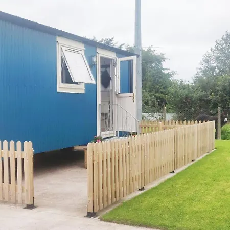 Shepherd Hut Enniskillen Blossom, Fermanagh Exterior photo
